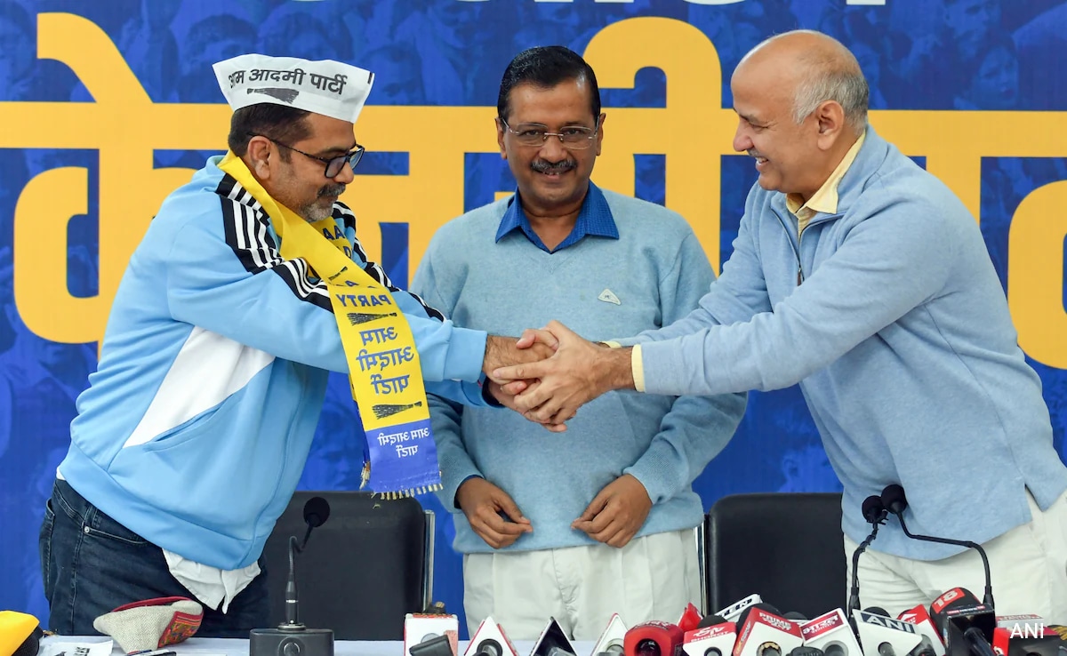 AAP Fields Avadh Ojha From Patparganj, Manish Sisodia Moves To Jangpura