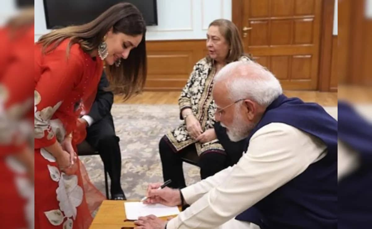 Prime Minister Narendra Modi Signs Autographs For Kareena Kapoor's Sons Taimur And Jeh. See Viral Pic