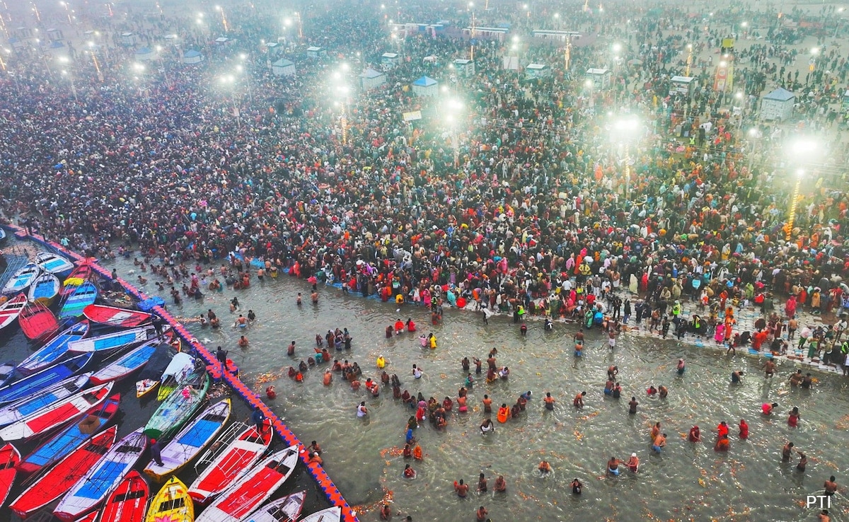 Maha Kumbh Updates: Devotees Take 1st 'Amrit Snan' At Sangam In Prayagraj