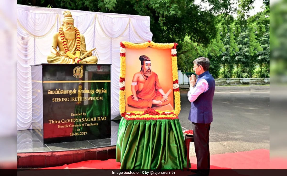 Tamil Nadu Governor Honours Thiruvalluvar In Saffron, Congress Urges His Recall