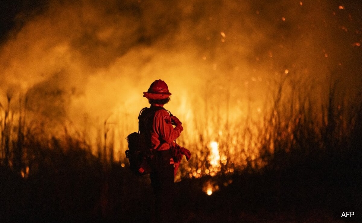 Powerful Winds Pose New Challenge To Firefighters In Los Angeles: 10 Points