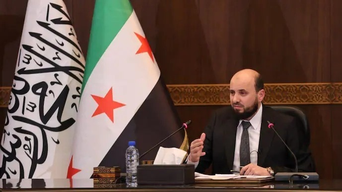 Syrian interim government announces 400% salary hike for public sector employees from next month